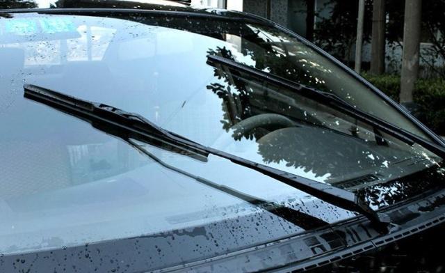 雨刷器不仅是清洗汽车的前挡风玻璃!还有这几个隐藏功能?