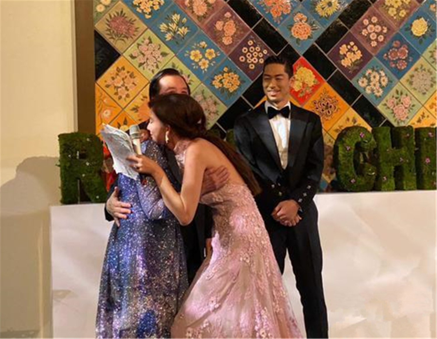 林志玲婚后现身台北街头，忙于购物气色好，15年来首次放长假