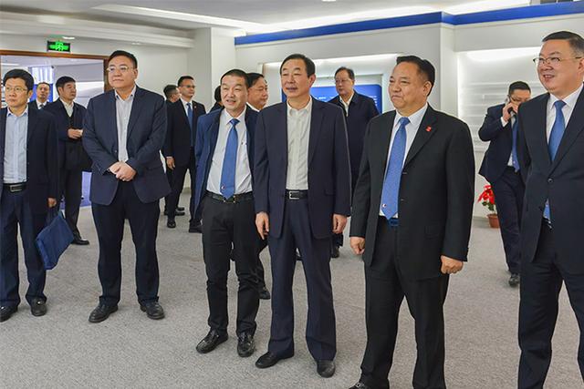 枣庄市委副书记,市长石爱作一行莅临人民电器考察交流