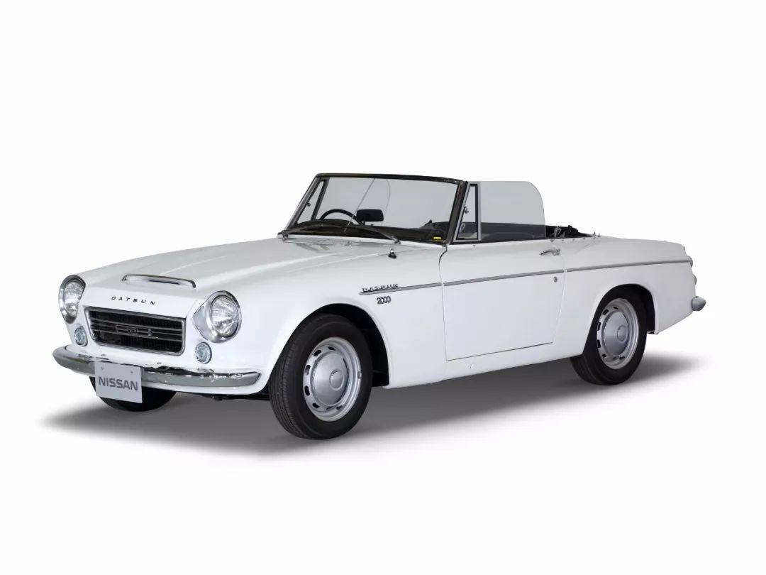Sema上那台 英伦风味 的datsun Roadster 新浪汽车 Sema上那台 英伦风味 的datsun Roadster 新浪汽车
