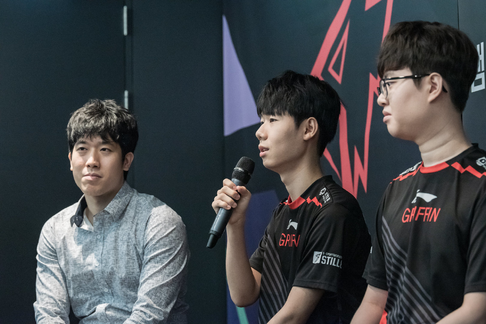 cvmax直播回应三名选手对自己的暴力指控