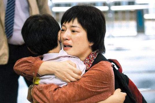 还记得亲爱的里赵薇的女儿吉芳吗如今9岁的她人见人爱