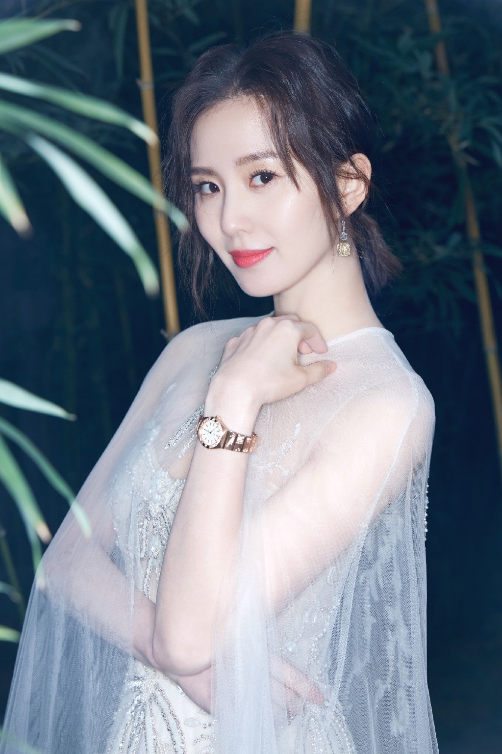 刘诗诗变"仙侠女神",一袭轻纱裙穿得梦幻感十足,哪像当妈的人