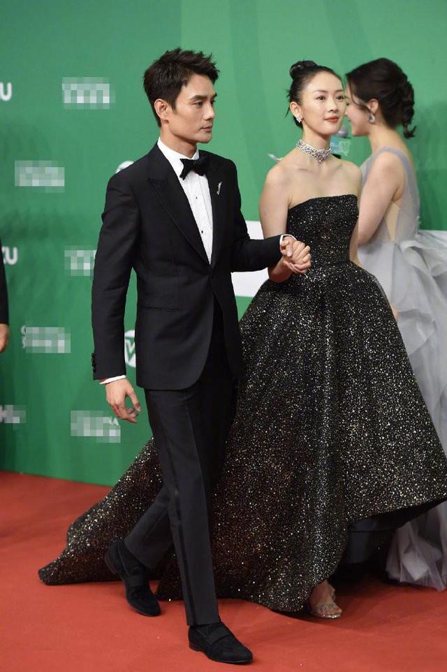 王凯童瑶全程牵手,姐弟俩颜值在线超养眼