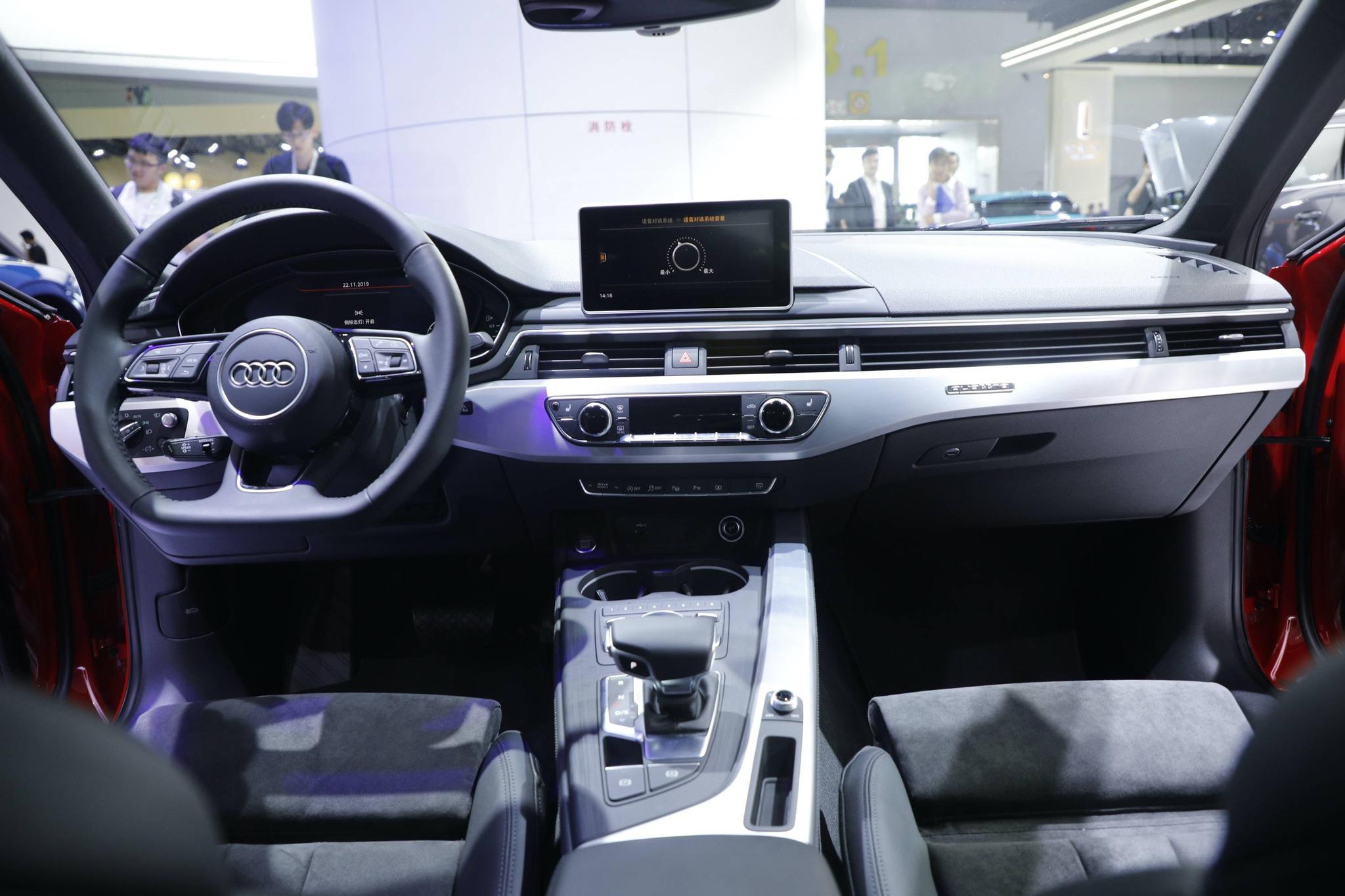 2019 广州车展 实拍奥迪a4l