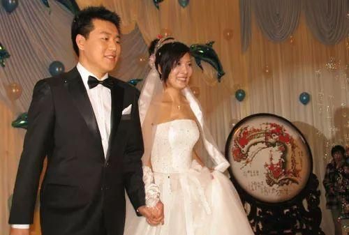 妻子退役成冬奥组委成员|庞伟|杜丽|冬奥_新浪新闻