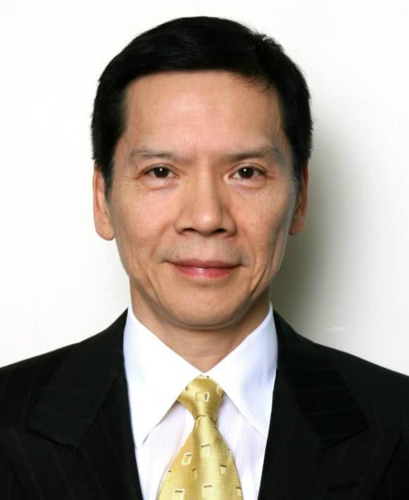 向华强的靠山,掌管新义安,跟吕乐是亲戚,出狱后他生活很低调|向华强|