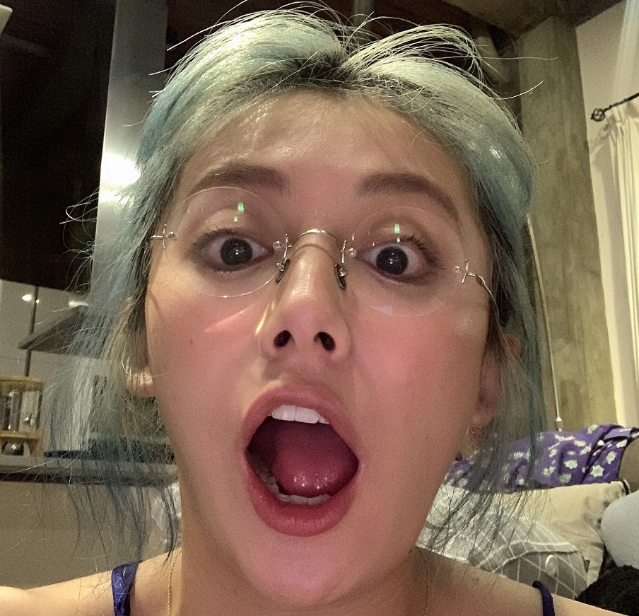 黑尾酱完全放飞自我穿肥牛婚纱cos小龙人难怪她会和李诞结婚