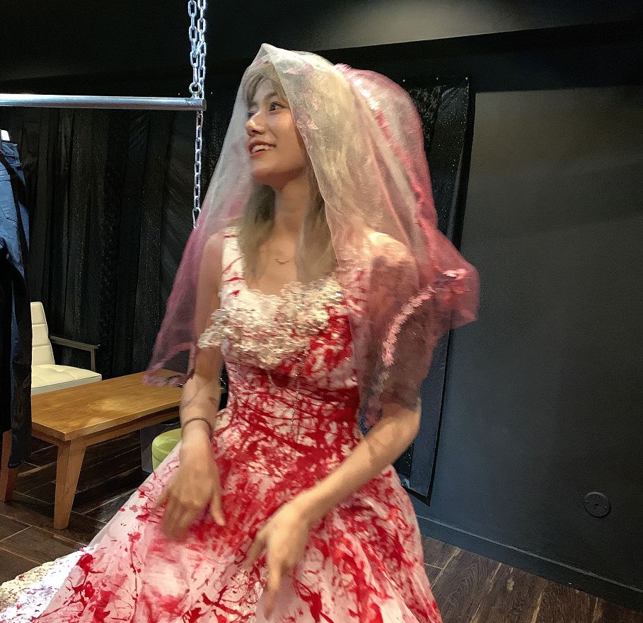 黑尾酱完全放飞自我穿肥牛婚纱cos小龙人难怪她会和李诞结婚