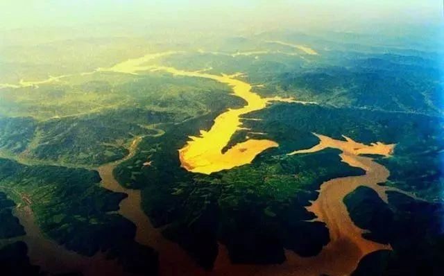 刘伯温斩尽世间龙脉,为何长白山逃过一劫?刘伯温:还要命吗?