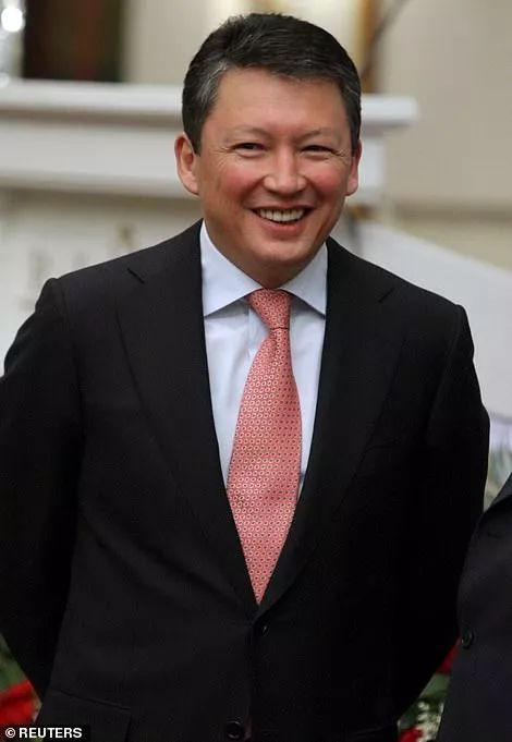 年收27万镑的安德鲁王子奢侈生活之谜:他的隐秘朋友圈