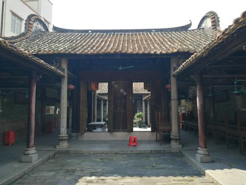 广州一座古建筑内的“柱础石”：“6种”不同形态，是珍贵艺术品|祠堂|柱础|丫头_新浪新闻