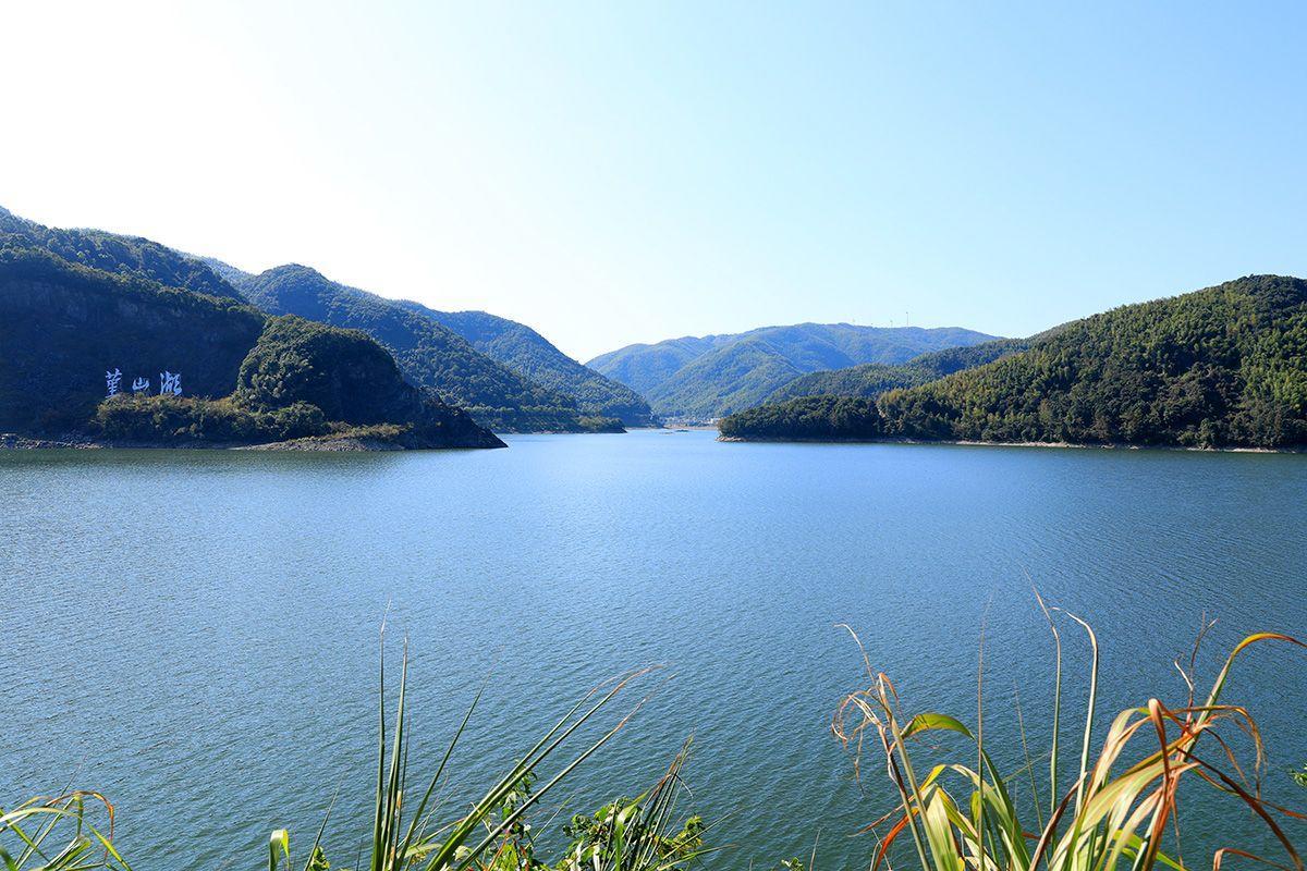 只有两三垂钓者,错把"磐裁"当"馨裁"|梅溪水库|山湖|赏秋胜地_新浪