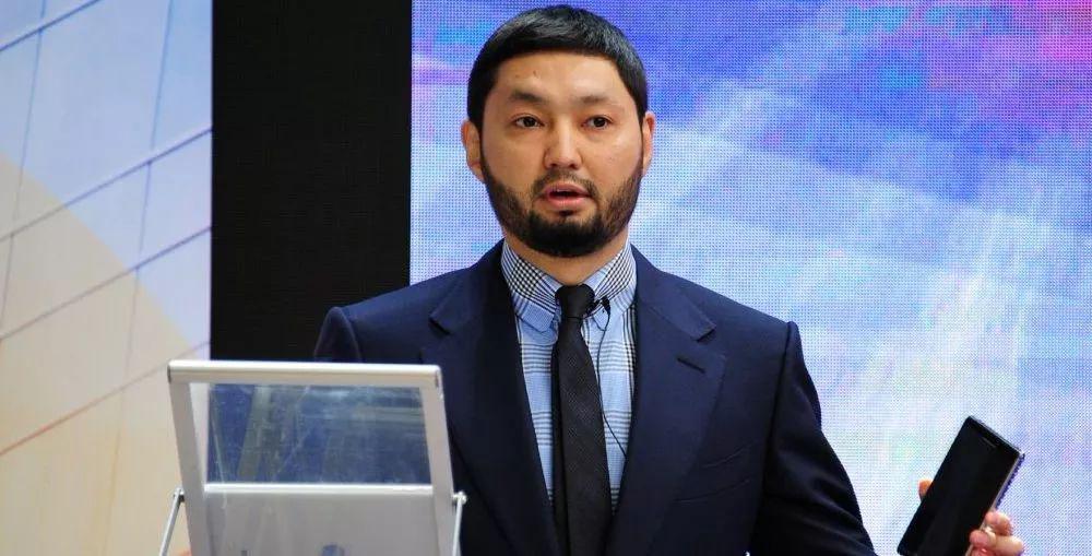 年收27万镑的安德鲁王子奢侈生活之谜:他的隐秘朋友圈
