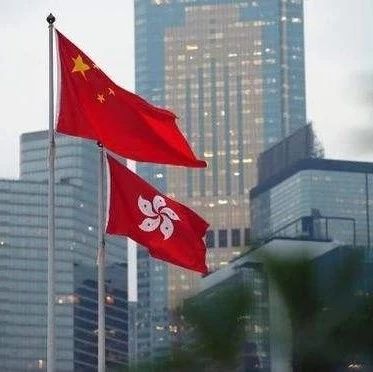 13岁女孩烧国旗认罪 法官直斥侮辱国家民族不能