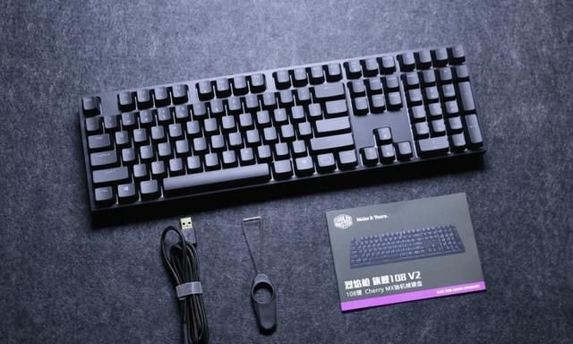 简约风实用之选:酷冷至尊烈焰枪新旗舰108