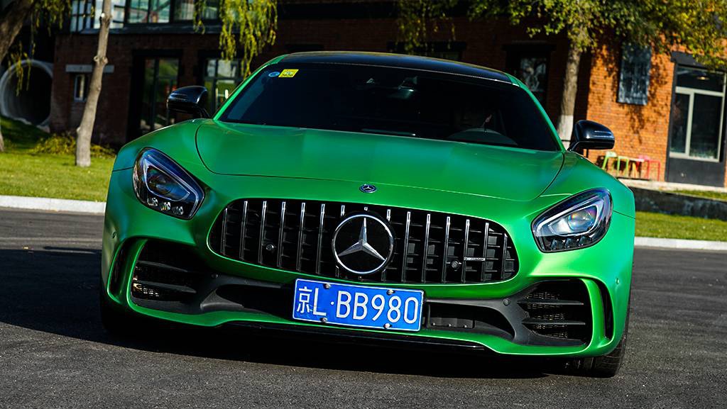 跑车界的"绿水鬼"!amg gt r静态实拍!