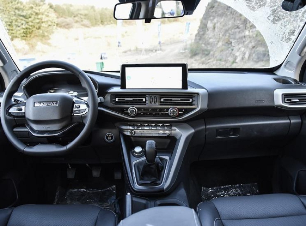 气场不输猛禽，车长5.3m，360全景影像，20万公里质保，9.28万起