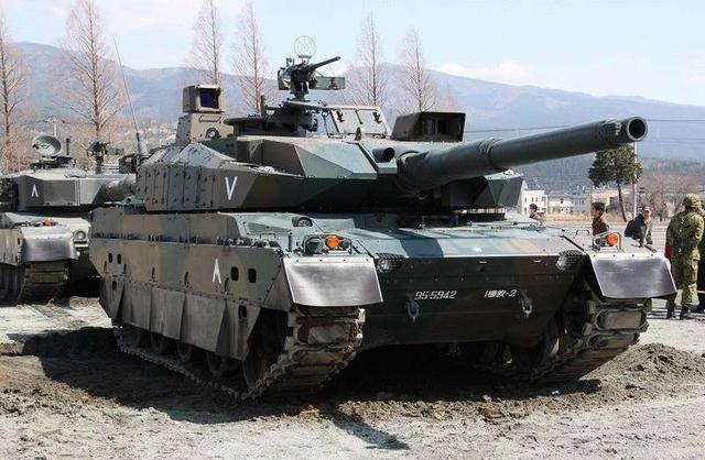这一点在法国的勒克莱尔坦克,编号:amx-56上有明显的体现,法国人智商