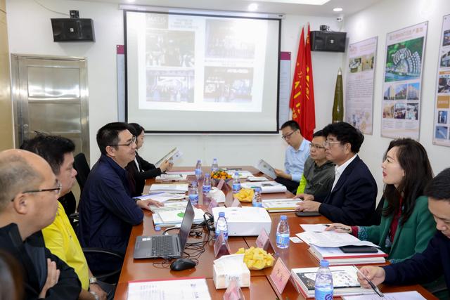 深商总会,深商联会长庄礼祥率队,由深圳市劳动和社会保障局局长管林根