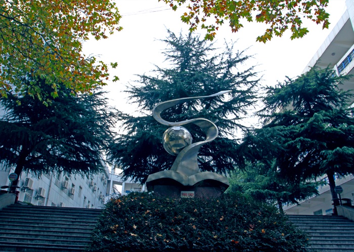 九江市第三中学好不好?省级重点,在校学生5700余人!