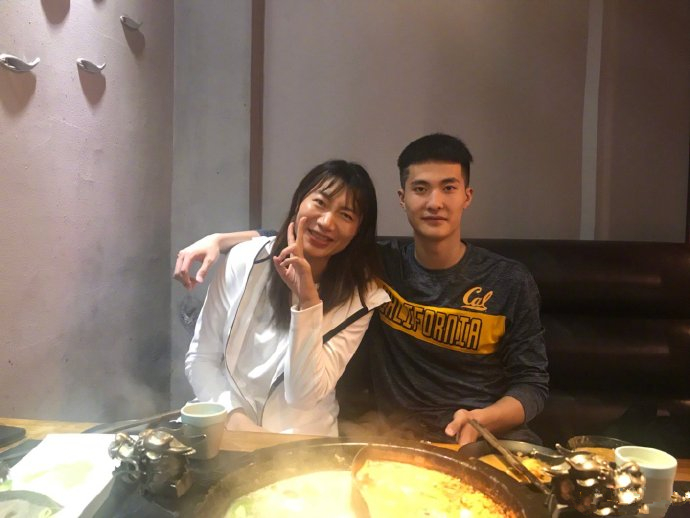 2米05朱松玮肌肉不输职业球员,23岁却痴迷一美女|cba|职业球员|王少杰