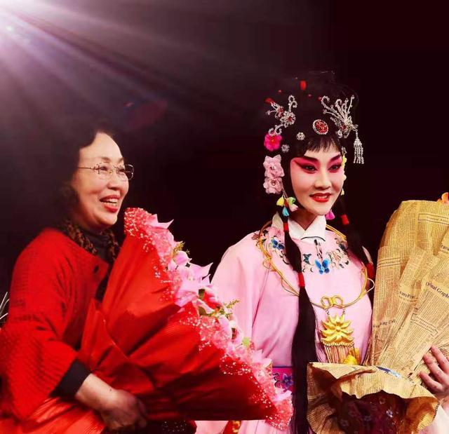 艾美君,沈世华,王艳,王怡,张雏燕,张艳红,吴碧华,王晓燕,张娟等京剧名