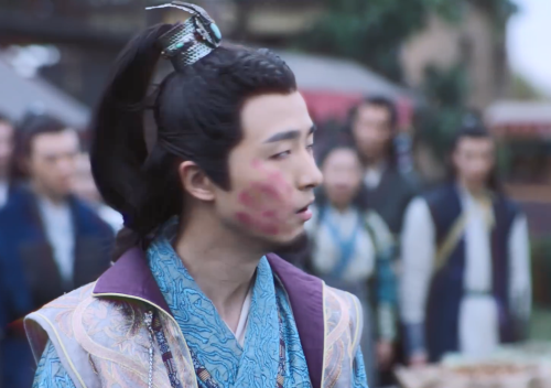 可以说朱秦是整部剧最悲催的一位角色了,身为大明国的皇子,身份贵重的