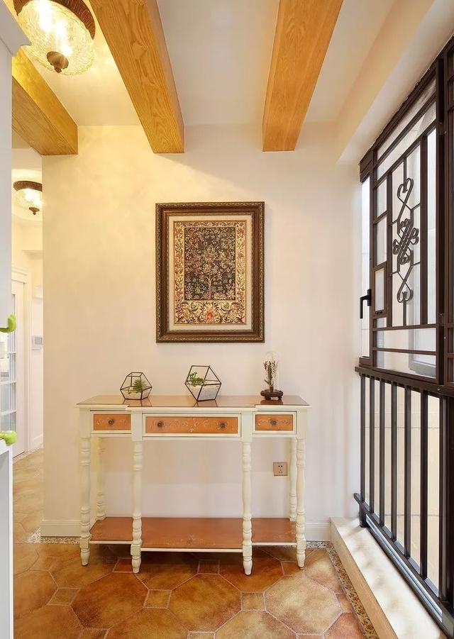 一平米2万的房价,再小的入户花园也要十来万,你家真要浪费了?