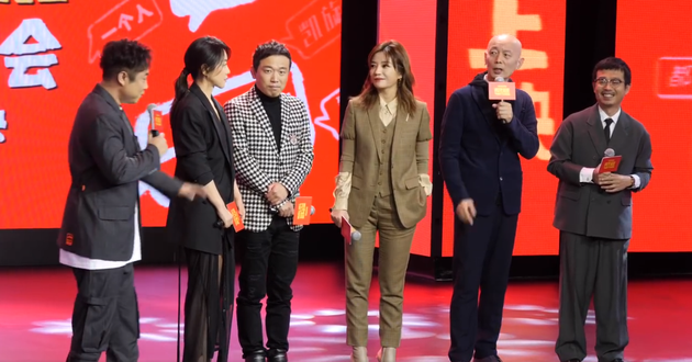 葛优自称年轻时也是长发美男头发能甩到嘴里