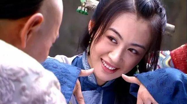 说到黄晓明跟李菲儿的渊源,他们两人一起合作过《鹿鼎记》.