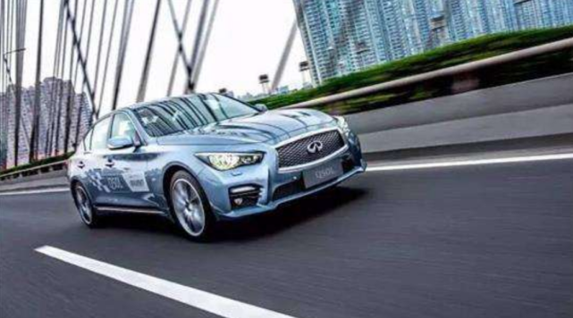 气场堪比宝马3系，从26万跌至21万，买它比奥迪A4l更划算