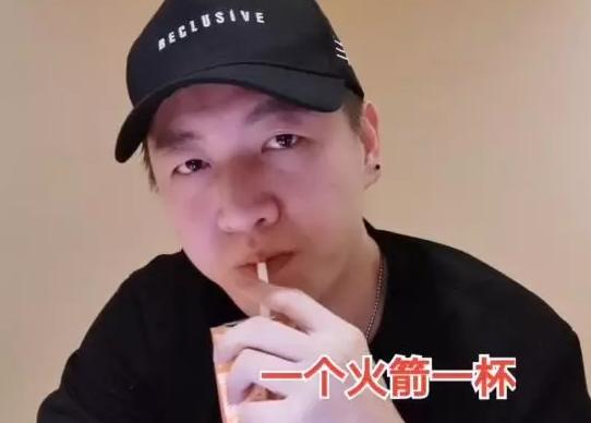 斗鱼人气主播赛文柒五百一杯酒喝醉!酒后吐真言表示感慨万分!
