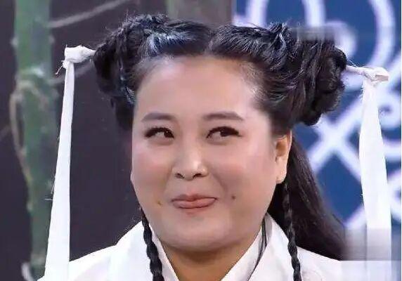 贾玲陈妍希的小龙女我忍了,看见郑爽,谁允许你这么穿的?