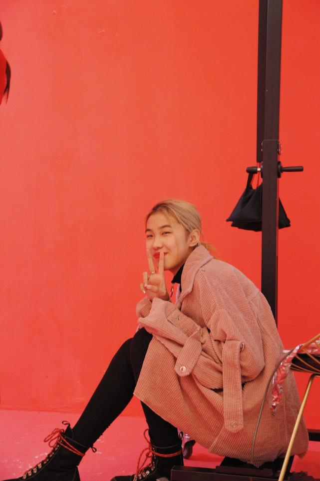 还记得《变形计》土豪"巨婴"刘思琦吗?2年后,她活成了这样!