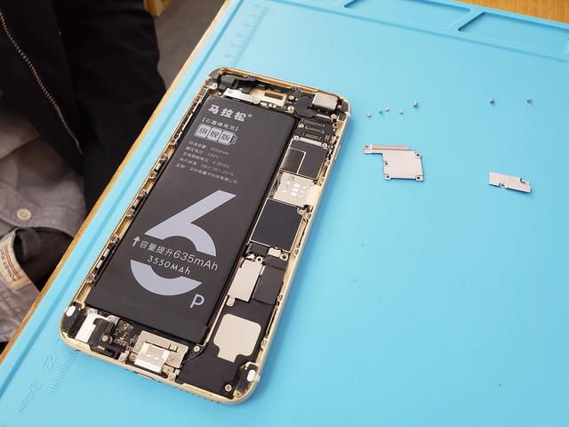奸商套路多第三方等待时间过长iphone6p换电池应如何选择