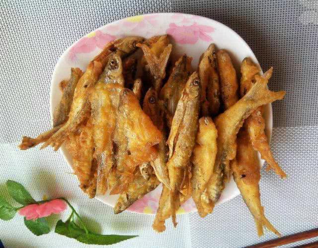 白条鱼好吃不好钓,这些技巧来助你,今晚就吃油炸白条鱼