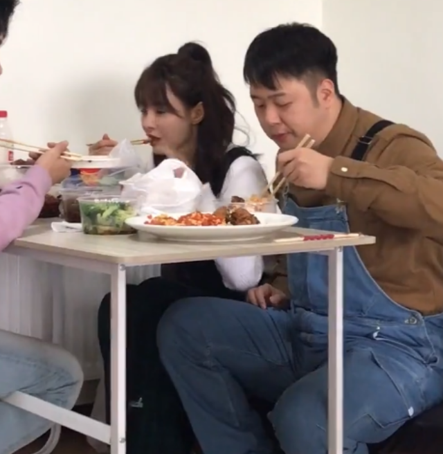 杜海涛沈梦辰吃饭被偶遇当看清餐桌上的菜暴露明星消费水平