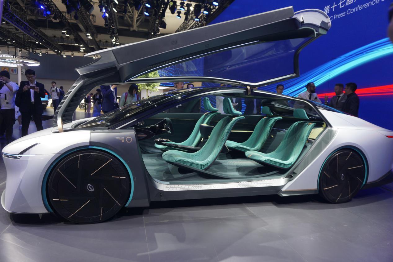 堪称广州车展黑科技,最低风阻0.146,网友:这车高速指定不发飘