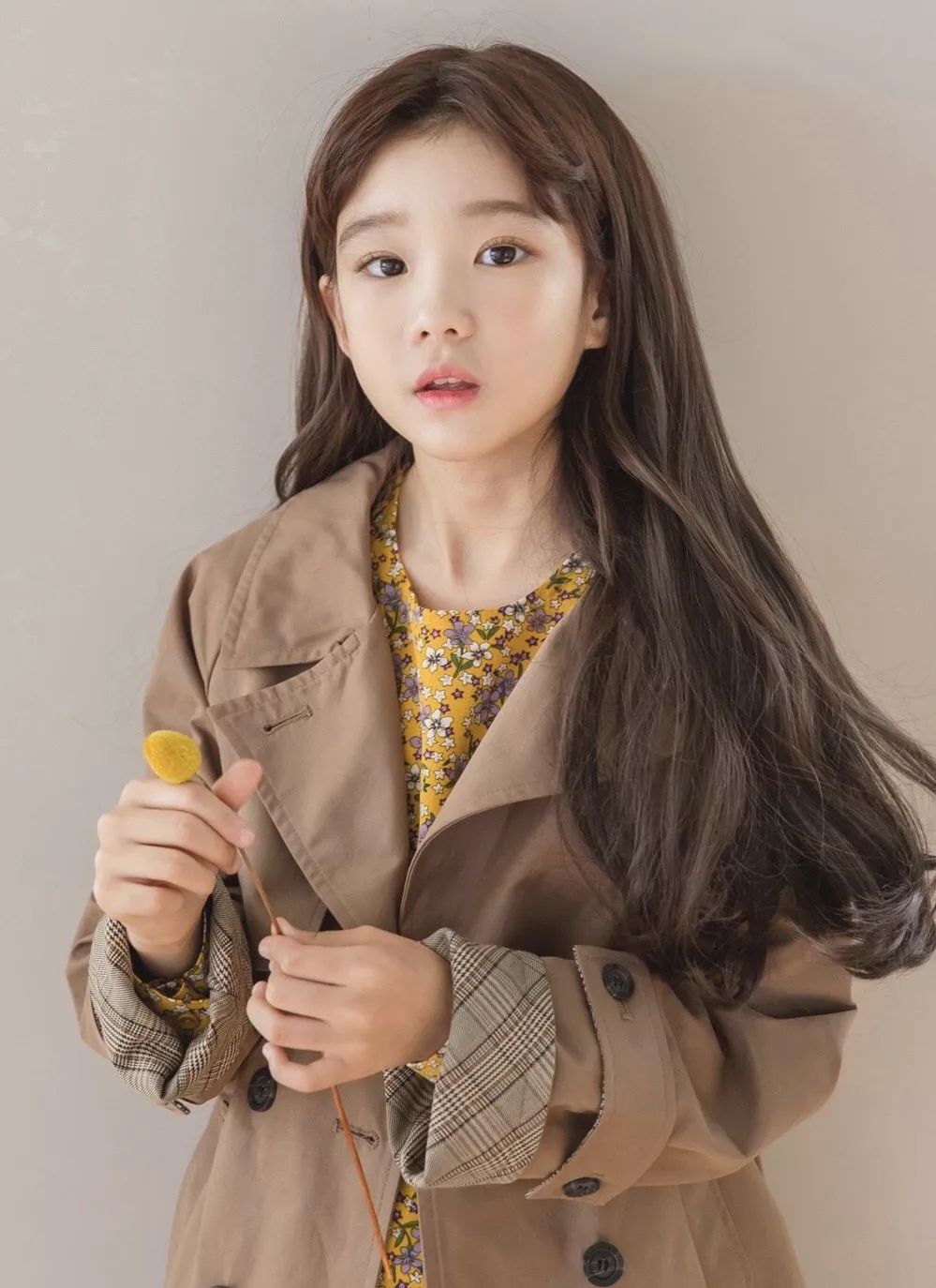 迷你iu童年允儿05后时装精都这么会穿了吗