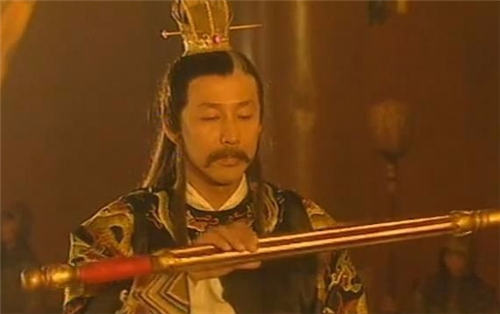 古代能够“上打昏君,下斩奸臣”的四大神兵,你可能只听过打王鞭|奸臣|皇帝|神兵_新浪新闻