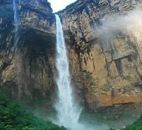 太行大峡谷风景区之险峻挺拔,风景秀丽号称太行之魂的王相岩景区
