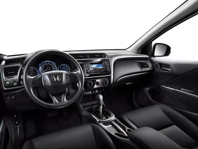 谁还买低配？这几款高配车型10万就能提走，性价比高