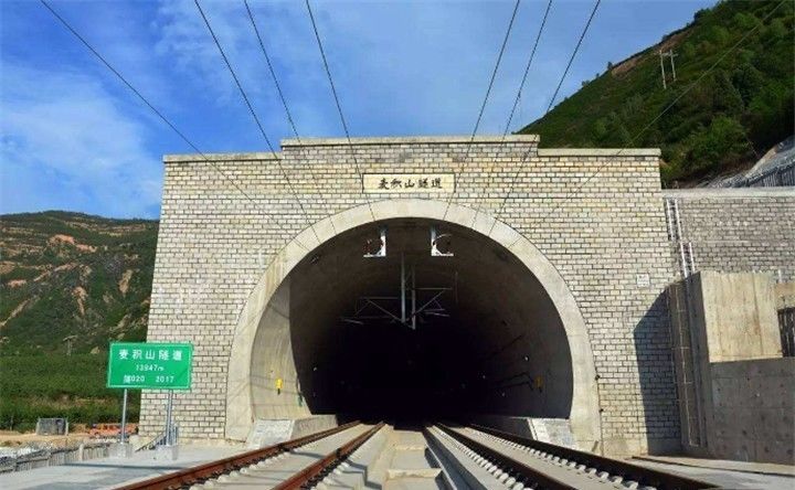 最后一个就是陕西包家山隧道这条隧道,也是国家高速公路网包茂线陕西