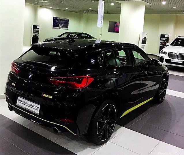 这才是最帅宝马x2全黑车身配19寸轻量化轮毂49秒破百