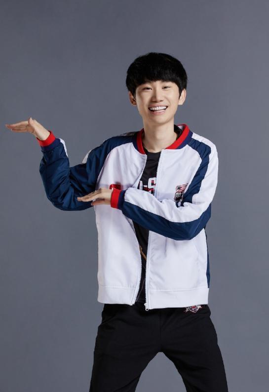 fpx的全明星定妆照来了!doinb又开始卖萌了!|刘青松|全明星|定妆_新浪