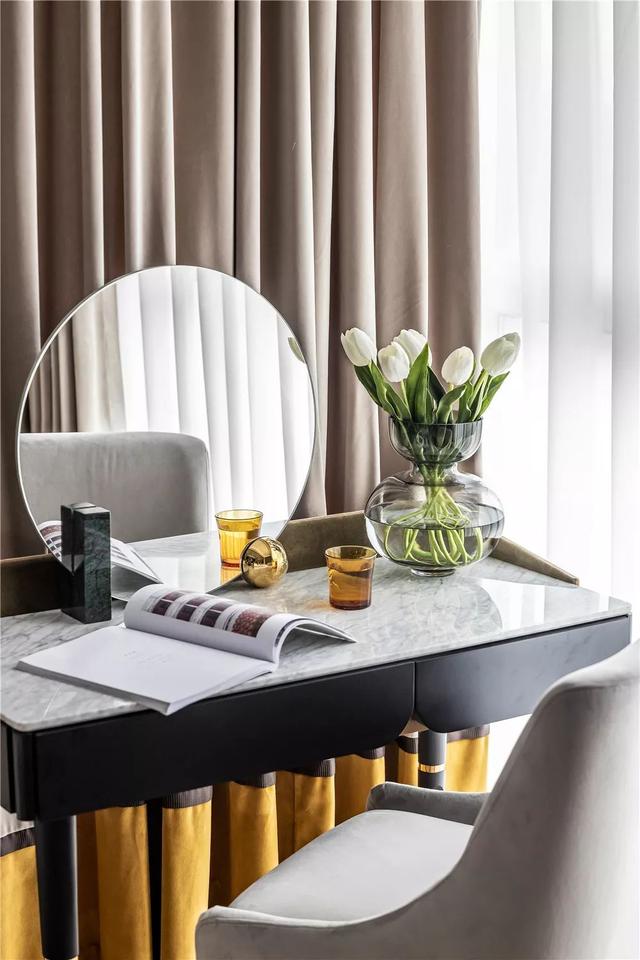 140㎡轻奢浪漫法式4室装修，焦糖色秋冬太温馨了，精致时尚的典范