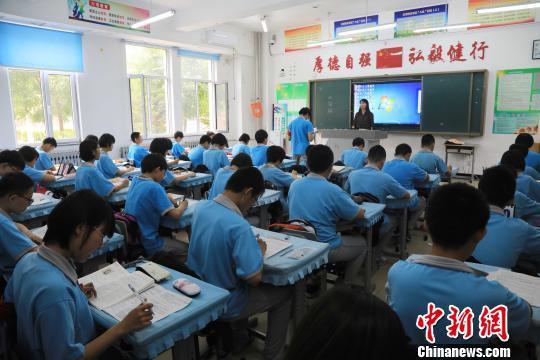 机械记忆:教育部:减少初中学业水平考试机械记忆试题比例 资料图:中学课堂。 沈殿成 摄