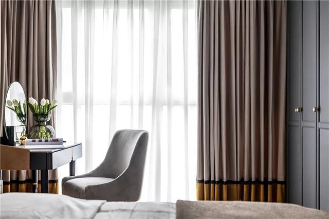 140㎡轻奢浪漫法式4室装修，焦糖色秋冬太温馨了，精致时尚的典范