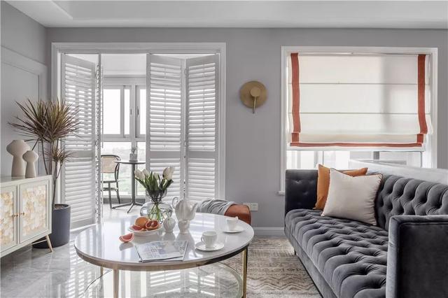 140㎡轻奢浪漫法式4室装修，焦糖色秋冬太温馨了，精致时尚的典范